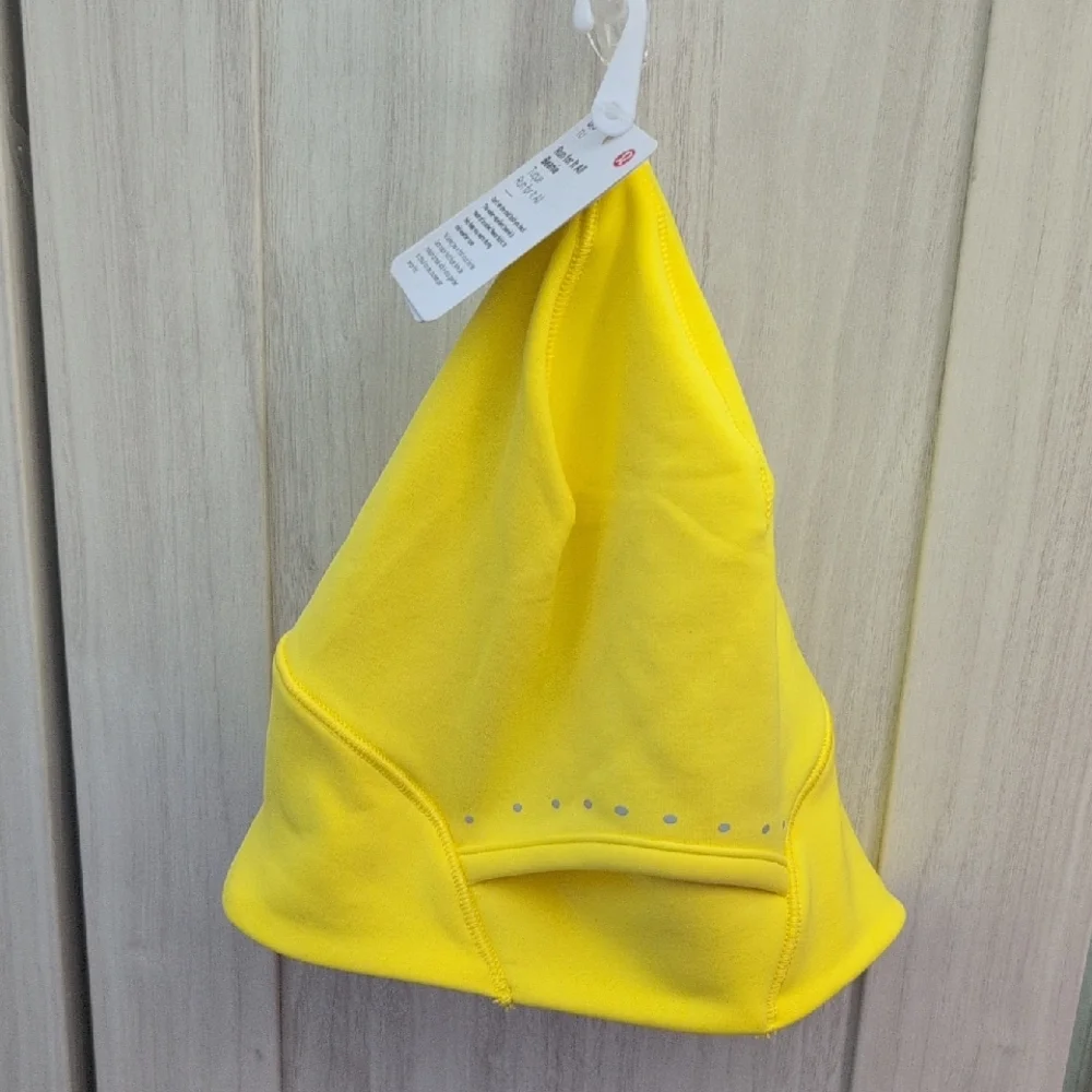 Bright RUNNING Hat With reflection - Picture 1 of 4